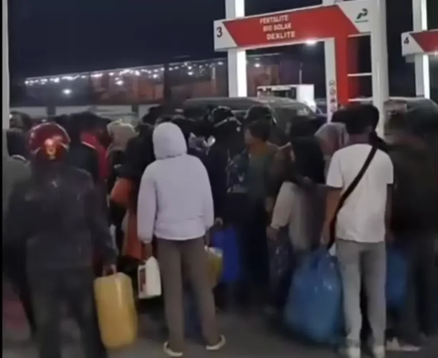 Warga Aceh Tengah Serbu SPBU Bawa Jeriken, Panic Buying BBM Dipicu Pernyataan Menteri ESDM Bahlil