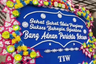 Adnan Purichtaichsan Apresiasi Perhatian Pak Seskab dengan Karangan Bunga Anggrek di Ultah