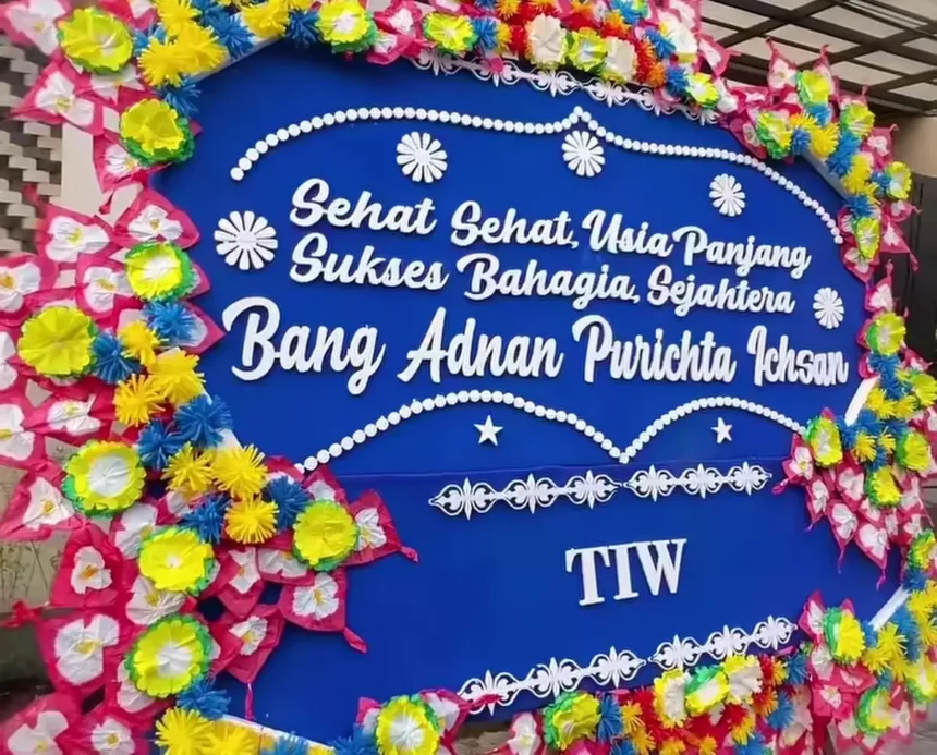 Adnan Purichtaichsan Apresiasi Perhatian Pak Seskab dengan Karangan Bunga Anggrek di Ultah