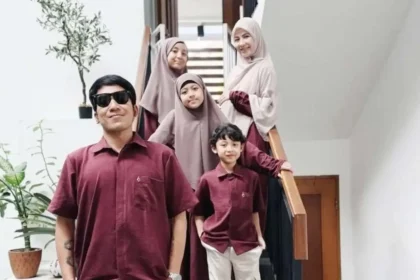 Kompak Rayakan Lebaran, Deddy Mahendra Desta dan Natasha Rizky Tunjukkan Harmoni Meski Berpisah