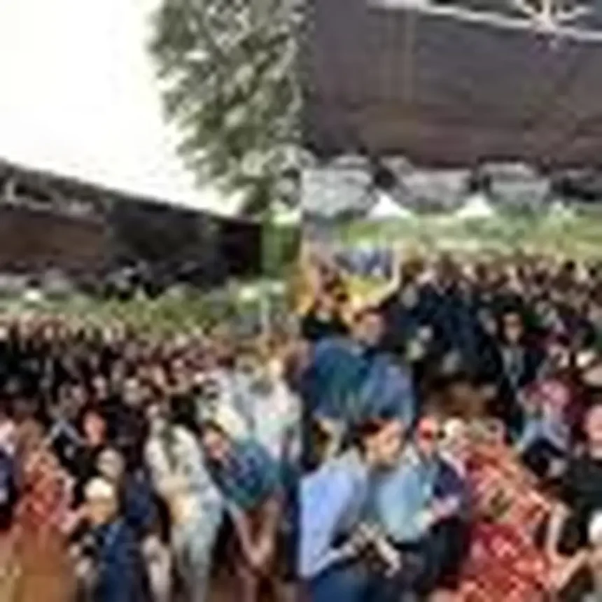 Sheila Dara dan Para Sahabat Kompak Kenakan Biru di Pemakaman Vidi Aldiano, Simbol Keberuntungan dan Penghormatan Terakhir